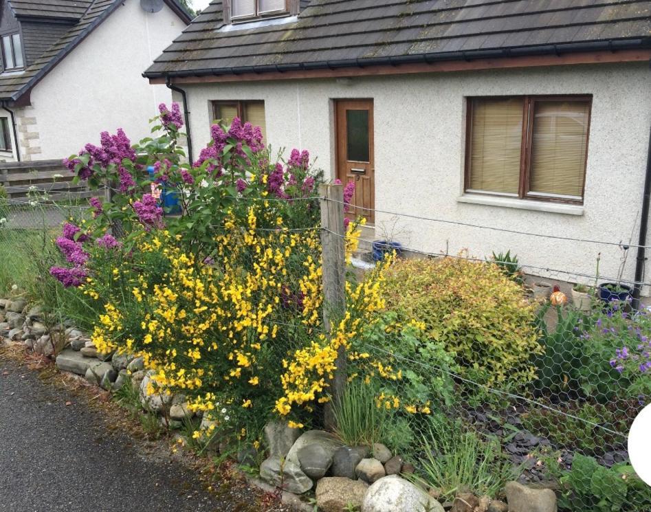 9 Kirk Road Bed & Breakfast Cromdale Eksteriør bilde